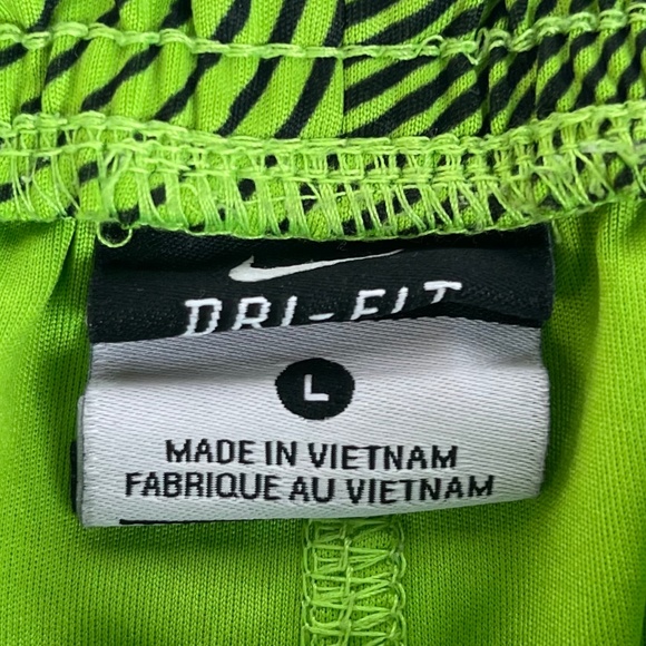 Nike Dri Fit Large Green Athletic Boys Youth Basketball Shorts. Large - Picture 2 of 6